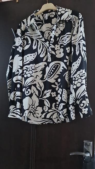 LAMISU qadın köynəyi - Rəng və naxış: Qara fon üzərində iri ağ floral