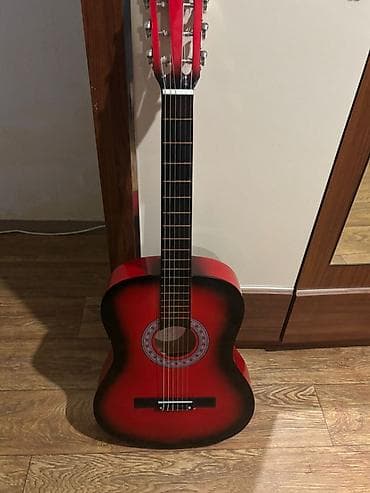 Гитары: Klassik akustik gitara – qırmızı/qaraya keçid rəng çaları ilə. - — 3