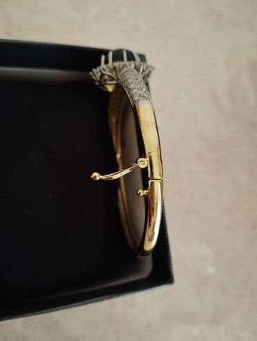 Ev saatları: Qolbaq. Italyan, qizil suyunnan fabrik istehsali
Sumqayit — 4