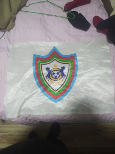 20 Azn Qarabağ kıubunnun əvvəlki bayrağı 0 ulduzlu heç işlənmiyib