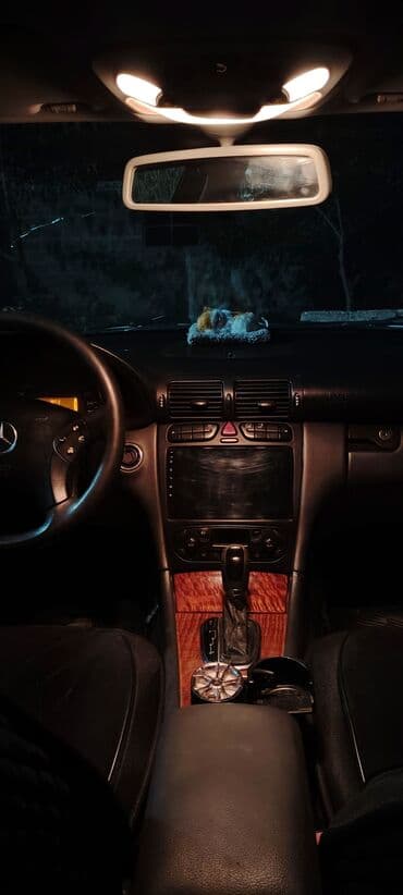 Hyundai: Mercedes-Benz C-Class: 2 l | 2000 il Sedan — 4