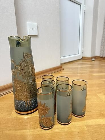 Rəng - Boz, Şüşə