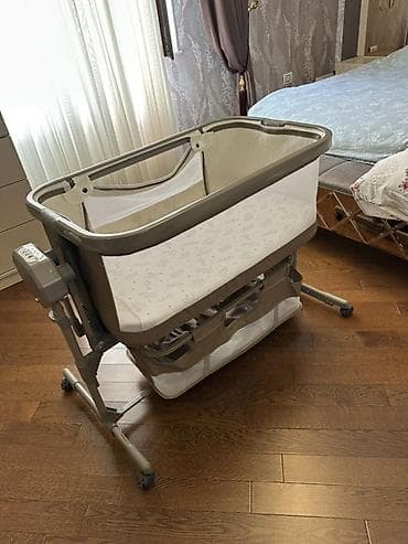 4moms baku: Oğlan və qız üçün, Dördbucaq, Beşik, Dəstsiz, Matras ilə, Yellənmə mexanizm ilə — 1