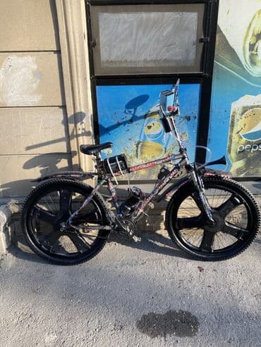 velosiped 3 təkər: Salam Aleykum. 26 lıq velosipetdi. Üsdündə hər şey verilir — 2