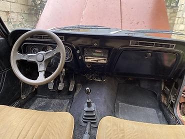 tekerler type 0: Klassik Ford Taunus sedan. 1973-cü il. Bütün sənədləri qaydasındadır — 7
