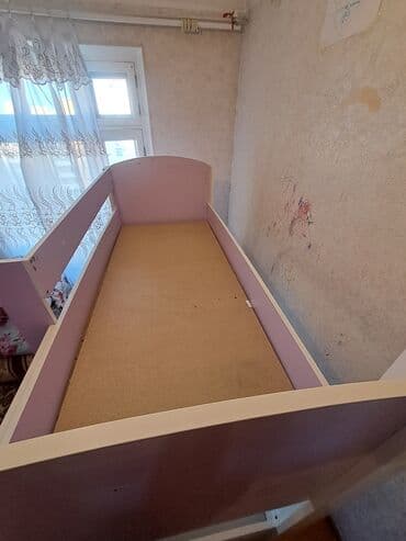 двуспальная кровать с подъемным механизмом: Для девочки и мальчика, Б/у, Кровать, Без матраса, Без выдвижных ящиков, Ламинат — 5