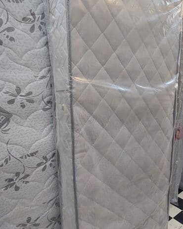 yorğan dosek: Viva sadə matras. Hündürlük 18 sm, tək nəfərlik 60 azn, iki nəfərlik — 2