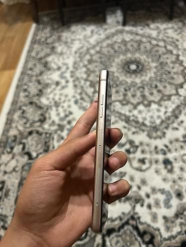 lg flex2: LG Q6, rəng - Qızılı, İki sim kartlı — 4