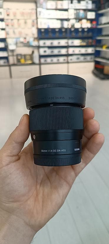 sigma 1835: Sigma 56mm f1.4 ( for Sony ) — 1