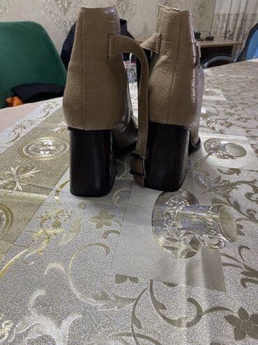 ботильоны на каблуке: Qadın ayaqqabısı – zərif topuqlu bot - Rəng: bej/qəhvəyi ton - — 4