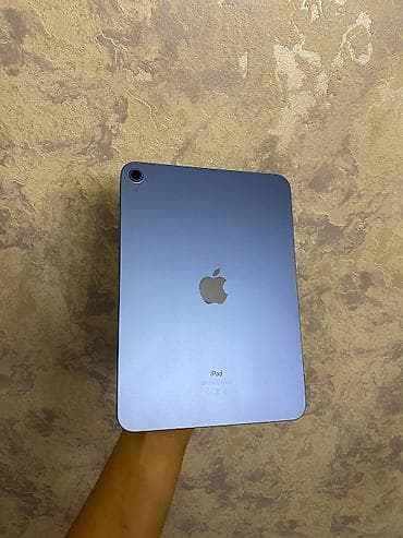 ipadlar: Apple iPad (mavi rəng) Xüsusiyyətlər: - 10.9 düym Liquid Retina tam — 3