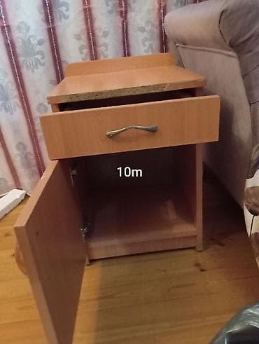 Taxta tumbə/komod - Material: ağac əsaslı lövhə (laminat örtüklü) -