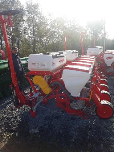 qosqular: Toxum səpən. Qarğıdalı. Günəbaxan. Soya toxumları səpir. 6 sıralı — 2