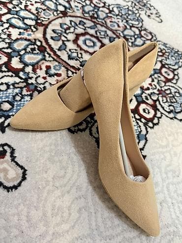 женские бежевые туфли: Размер: 40, цвет - Бежевый, Новый — 1