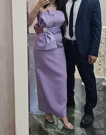 Qadın geyimləri: Bənövşəyi rəngdə zərif ziyafət/platyə - Model: midi uzunluq, düz — 2