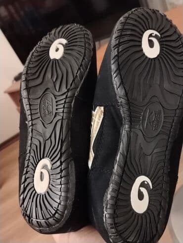 asic: Məhsul: Təzpa/“6” loqolu güləş ayaqqabıları Xüsusiyyətlər: - Rəng — 1