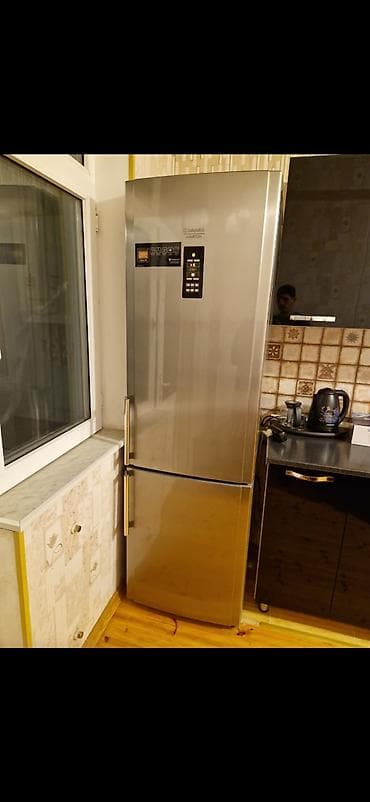 soyuduçu et: *330₼ son soyuducu təcili satılır*
ÜNVAN:-nizami ray

 1340 Zeyno♥️E — 1