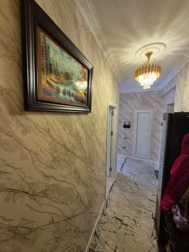 berdede ev satilir: Satılır: 2 otaqlı mənzil (daxili şəkillər) - Geniş dəhliz: mərmər — 8
