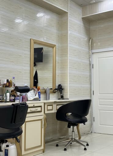 İşlənmiş, Manikür üçün masa, Güzgülü