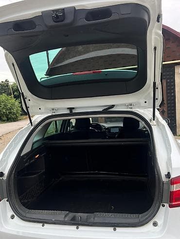 i̇kinci el: Lada Vesta SW Cross, ağ rəng, universal kuzov. Texniki və dizayn — 8