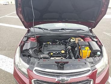 traktor teker: Chevrolet Cruze: 1.4 l | 2015 il 250000 km Sedan — 5