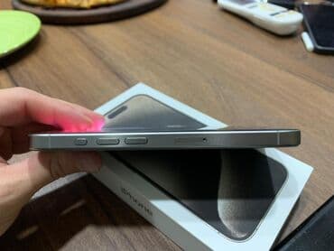 52 telefon: IPhone 15 Pro Max, 256 GB, Space Gray, Face ID — 4