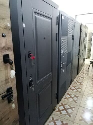 qapi seyf: Qapılar müxtəlif dizaynlarda və rənglərdə mövcuddur. Ev və ya ofis — 1