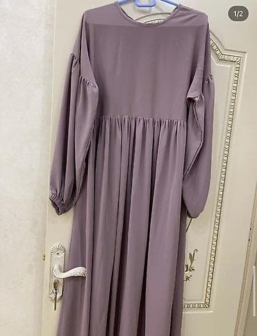 İstəyə uyğun özəl tikilmişdir,materialı mədinə ipəyidir,yaya