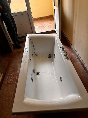 Hidromasajlı vannа – akril korpus, düzbucaqlı forma. Xüsusiyyətlər: -