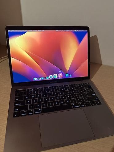 macbook adapteri: Apple MacBook, 13.3 ", Intel Core i5, 256 GB — 2