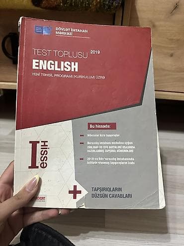 Kitablar və jurnallar: İngilis dili 1hissə test kitabı- içi təmiz cırığı yoxdur — 1