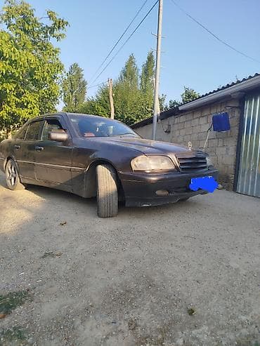 atego mercedes: Mercedes-Benz sedan (C‑sinfi, W202 kuzov) Xüsusiyyətlər: - Kuzov: 4 — 3