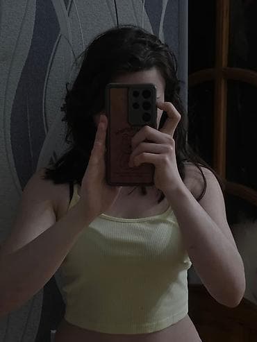 FB Sister qadın üçün top krop - Model: ribli, qısa kəsimli crop-top - lalafo.az -da FB Sister qadın üçün top krop - Model: ribli, qısa kəsimli crop-top -