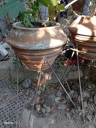 Bağ evi və bağ üçün hərşey: Böyük gil dibçəklər altlığı ilə, 2 ədəd dəst. Həyət, bağ evi, veranda — 3
