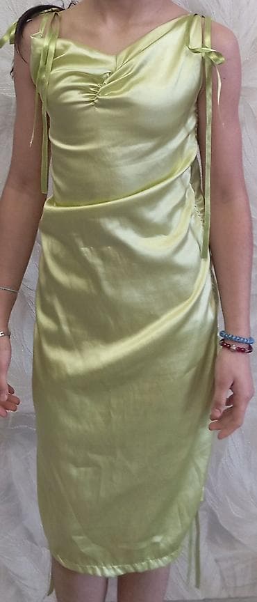 Zeytun-yaşıl atlas don - Parlaq, ipək effekti verən atlas parçadan -