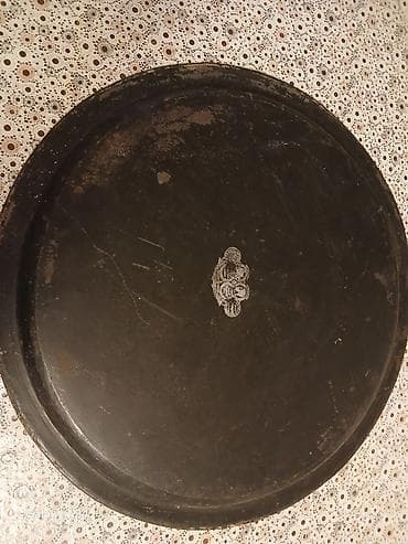 antik servis: Qədim Rusiya dövrünə aid böyük antik metal məcməyi – 68×68 sm. Antik — 2