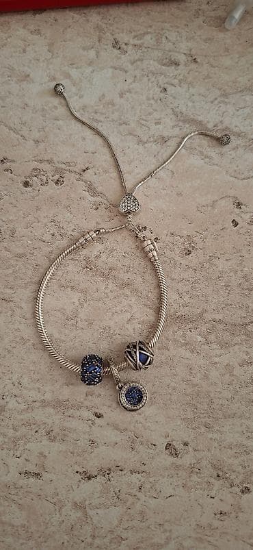 bijuteri: Gümüşü rəngli Pandora tərzində zəncirli qolbaq və mavi bəzəkli charm — 1