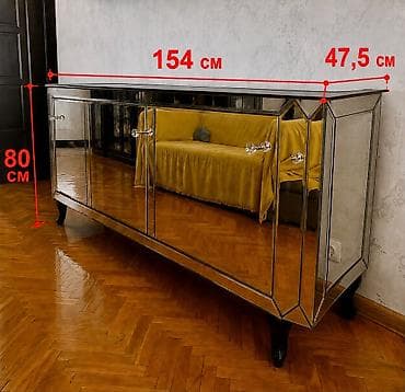 guzgulu kamot: Güzgülü konsol/komod - 3 ədəd güzgülü qapı, hərəsində şəffaf kristal — 2