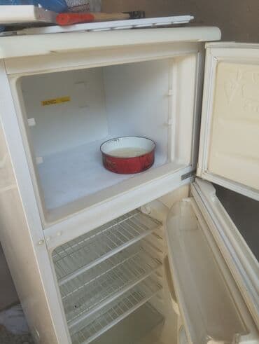 dondurma xaladenniki: Beko iki qapılı məişət soyuducusu Buzluq ela dondurur, Amma aşağı — 3