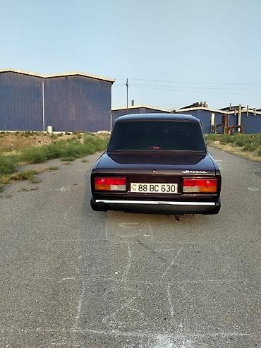 vaz 2107 abirsofka: VAZ 2107 sedan Xüsusiyyətlər: - Kuzov: 4 qapılı sedan, qaranın — 6