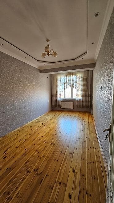 lökbatan ev: Kiraye ev. 16 məhəllə 16/6 tam təmirli boş ev kirayə verilir. 2 otaq — 8
