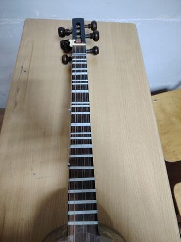 Digər musiqi alətləri: Balakənli Aydın tarıdır. Üz simlər yeni dəyişib. Real alıcıya endirim — 4