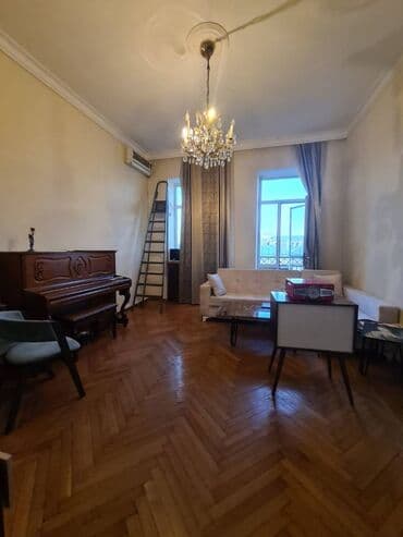 20 ci sahede ev satilir: 3 otaqlı, Yeni tikili, m. 28 may, 70 kv. m — 7