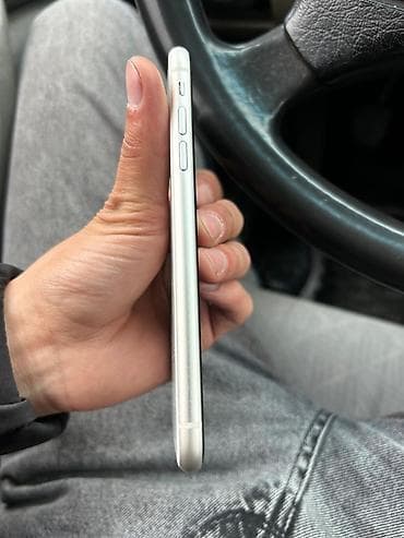 Məişət texnikası: IPhone 11, Ağ — 4