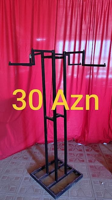 Mağaza üçün avadanlıqlar 1) Metal geyim asqısı stendi – 30 AZN - Qara