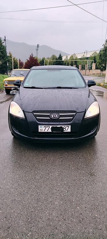 Kia Ceed: 1.4 l | 2007 il Hetçbek