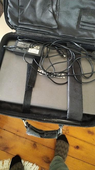 notebook çanta: Toshiba noutbuk + orijinal adapter və çanta - Brend/model: Toshiba — 4