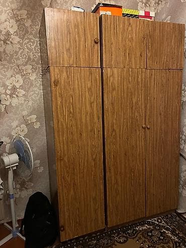 islenmis stol stullar: Bu evə aid hər şey satılır( ev söküldüyü üçun) Qiymət üçün nömrəyə — 10