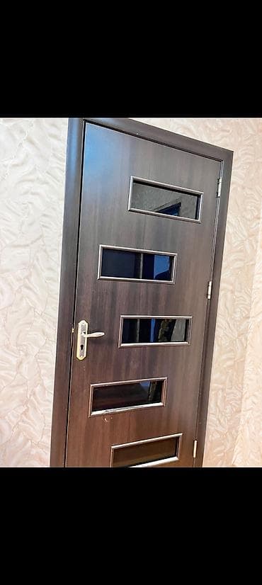 İşlənmiş Otaq qapısı 90x210 sm Şəbəkə ilə, Zəmanətli, Ünvandan götürmə