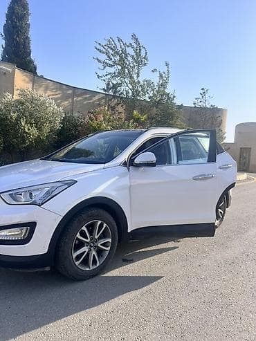 keys sat: Hyundai Santa Fe, ağ rəng, 4WD krossover/SUV. Xüsusiyyətlər: - Tam — 5